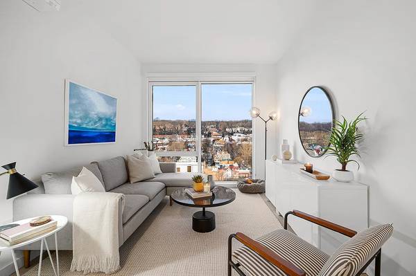 Listing photo 1 of 5