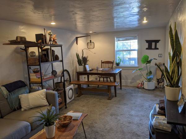 Listing photo 1 of 5