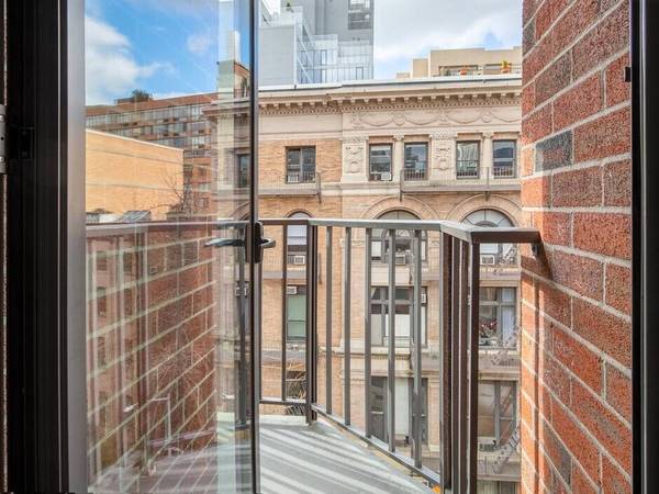 Listing photo 1 of 5