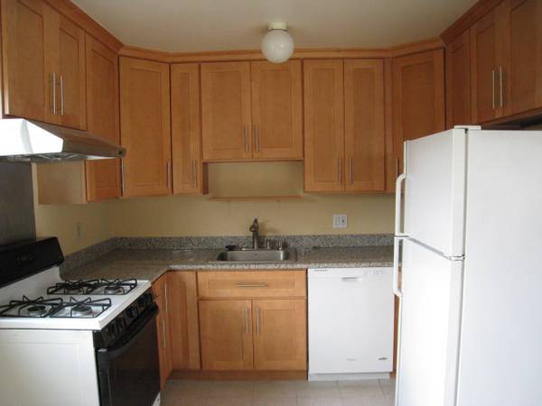 Listing photo 1 of 5