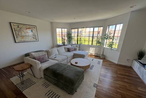 Listing photo 1 of 5