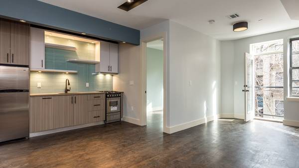 Listing photo 1 of 3