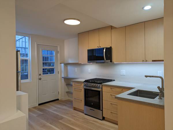 Listing photo 1 of 5