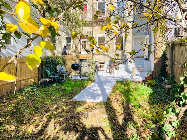 Listing photo 1 of 5