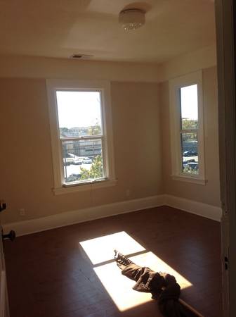 Listing photo 1 of 5