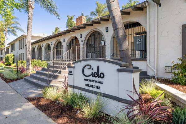 Listing photo 1 of 5