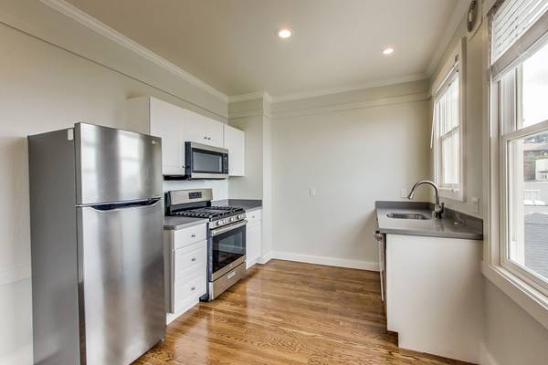 Listing photo 1 of 5
