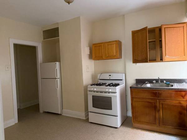 Listing photo 1 of 5