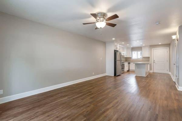 Listing photo 1 of 5