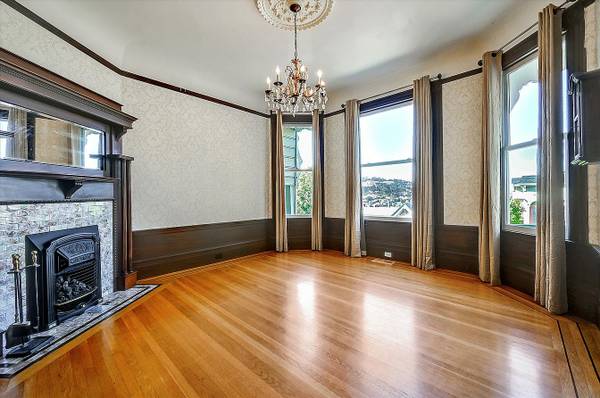 Listing photo 1 of 5