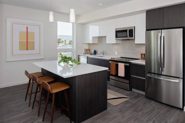 Listing photo 1 of 5