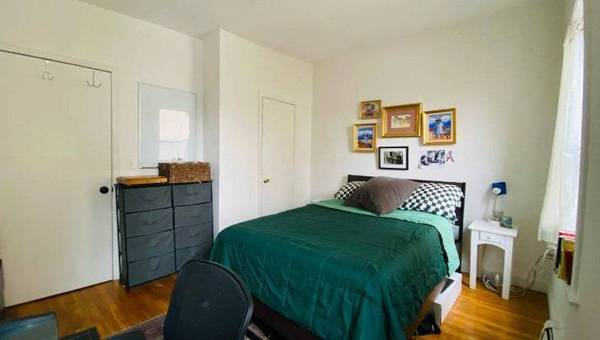 Listing photo 1 of 4