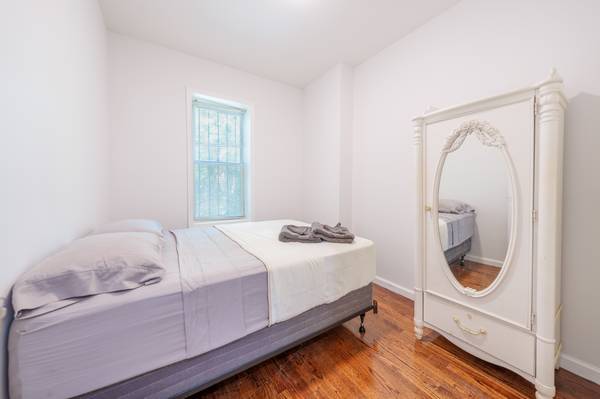 Listing photo 1 of 5