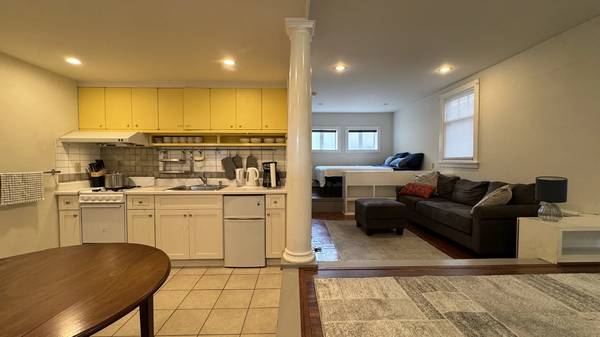 Listing photo 1 of 5