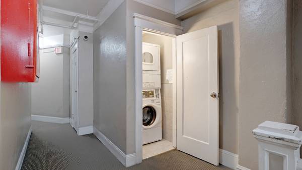 Listing photo 1 of 5