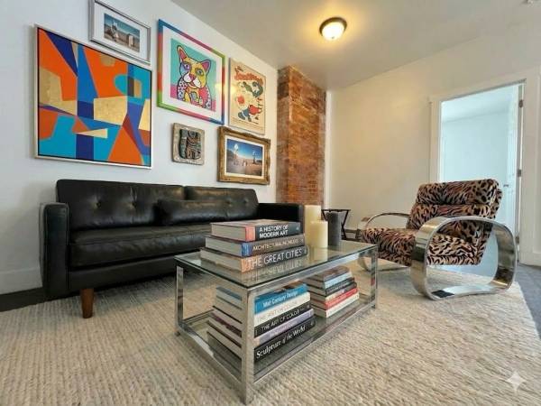 Listing photo 1 of 5