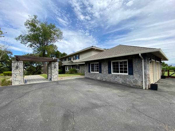 Listing photo 1 of 5