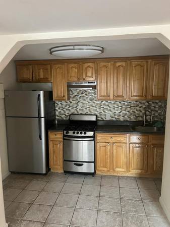 Listing photo 1 of 5