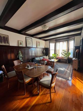 Listing photo 1 of 5