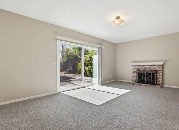Listing photo 1 of 3