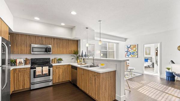 Listing photo 1 of 5