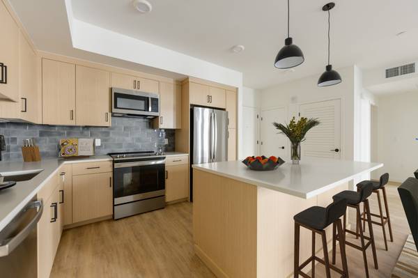 Listing photo 1 of 5