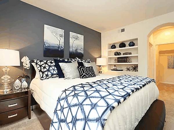 Listing photo 1 of 4