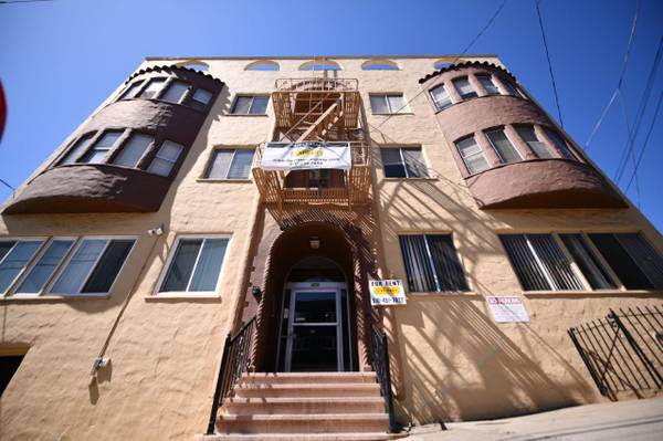Listing photo 1 of 5