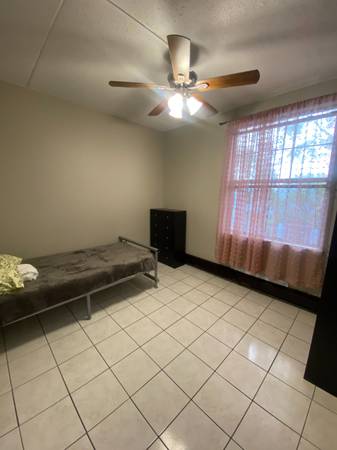 Listing photo 1 of 3