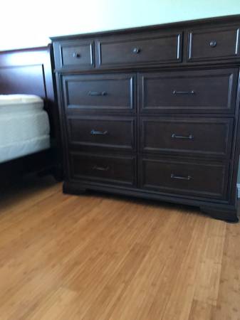 Listing photo 1 of 3