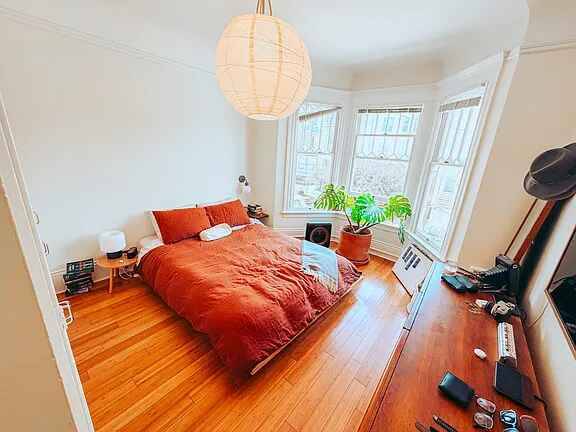 Listing photo 1 of 5