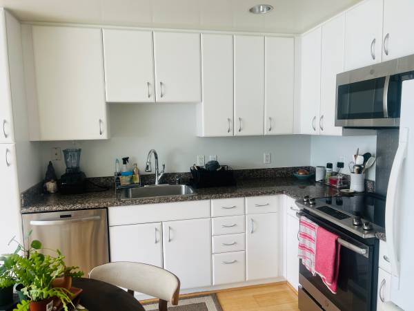 Listing photo 1 of 5