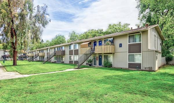 Listing photo 1 of 5