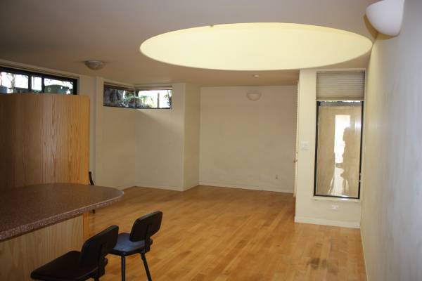 Listing photo 1 of 5