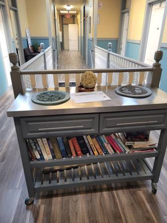 Listing photo 1 of 3