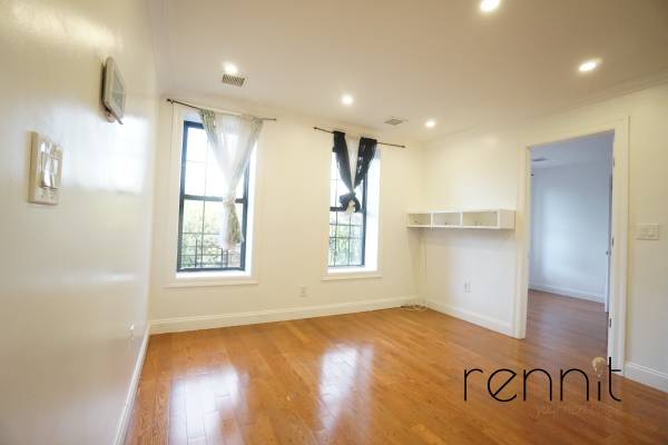 Listing photo 1 of 10