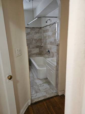 Listing photo 1 of 5