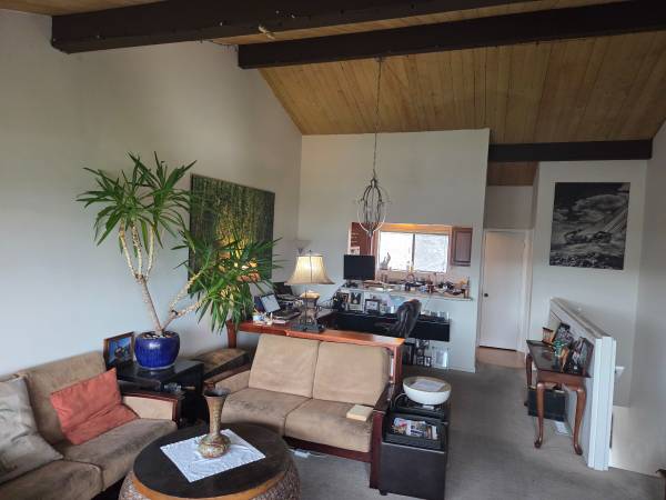 Listing photo 1 of 3