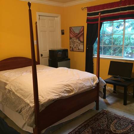 Listing photo 1 of 5