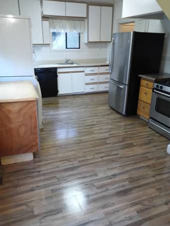 Listing photo 1 of 4
