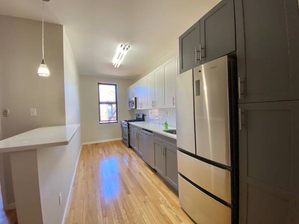 Listing photo 1 of 5