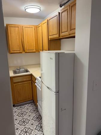 Listing photo 1 of 4