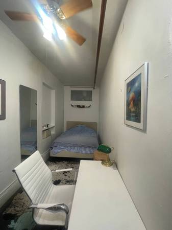 Listing photo 1 of 5