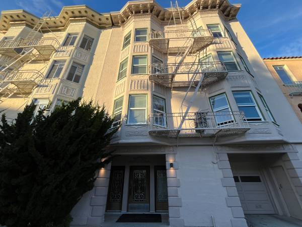 Listing photo 1 of 5