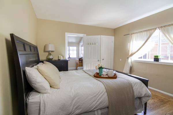 Listing photo 1 of 5