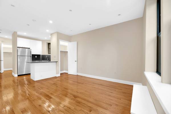 Listing photo 1 of 5