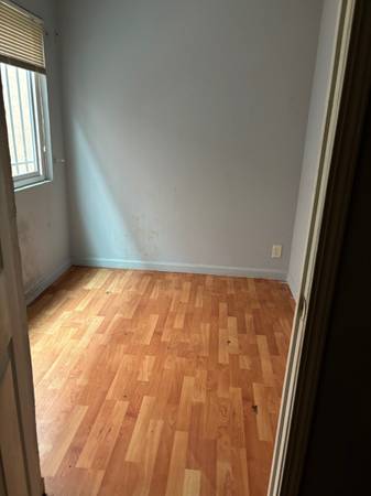 Listing photo 1 of 2