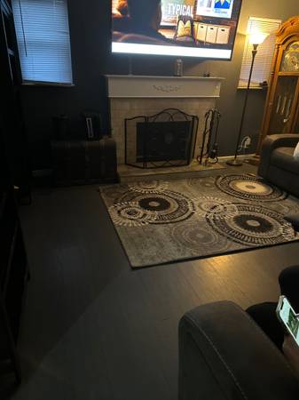 Listing photo 1 of 4