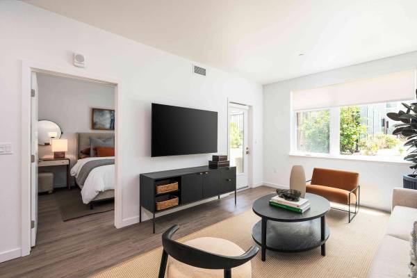 Listing photo 1 of 5