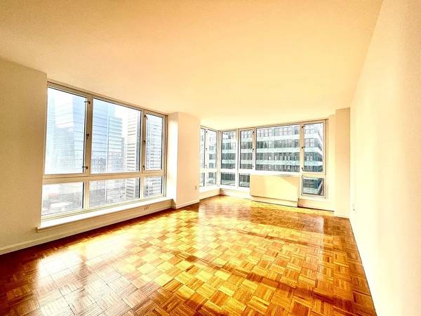 Listing photo 1 of 7